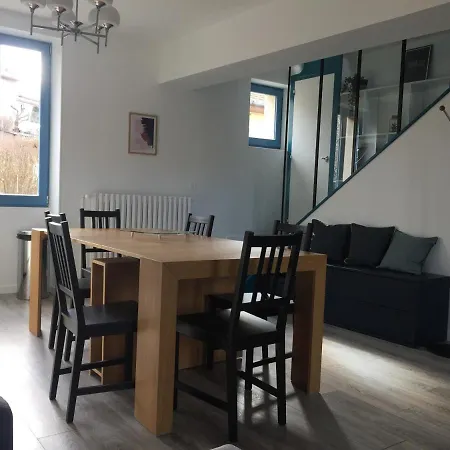 Du Rocher Apartment *