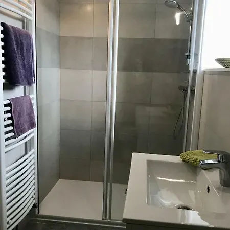 Du Rocher Apartment *