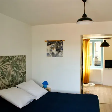 Du Rocher Apartment